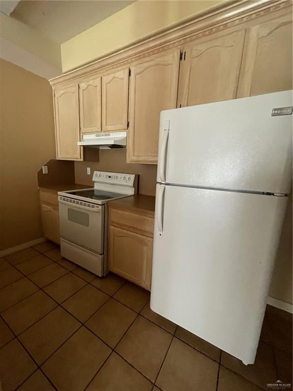 Foto del edificio - 2500 W Maple Ave