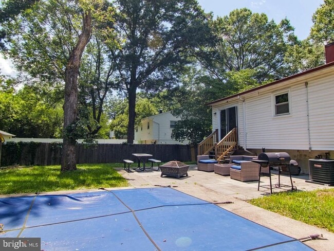 Building Photo - 3608 Halloway N