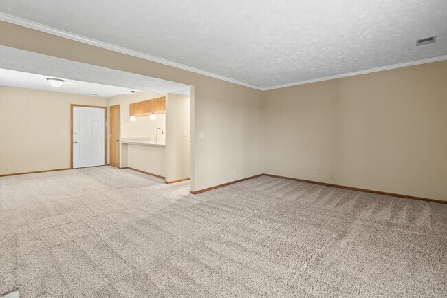 Área de estar - 2906 S 123rd St