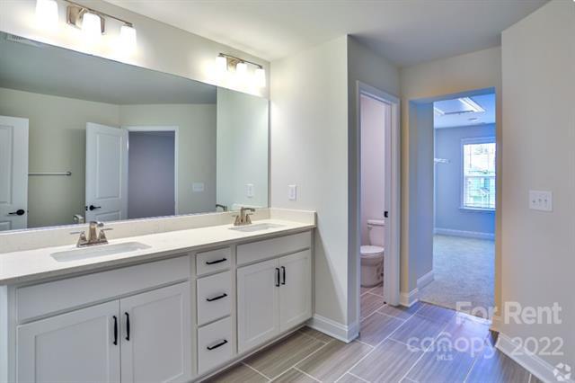 Foto del edificio - 13300 Settlers Trail Ct