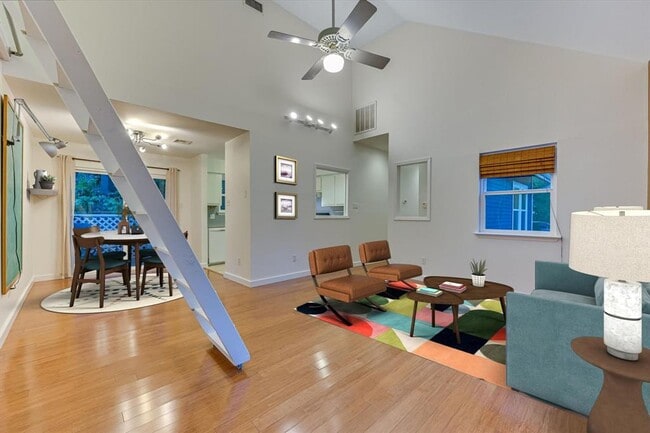 Building Photo - 1701 Jennie Ave