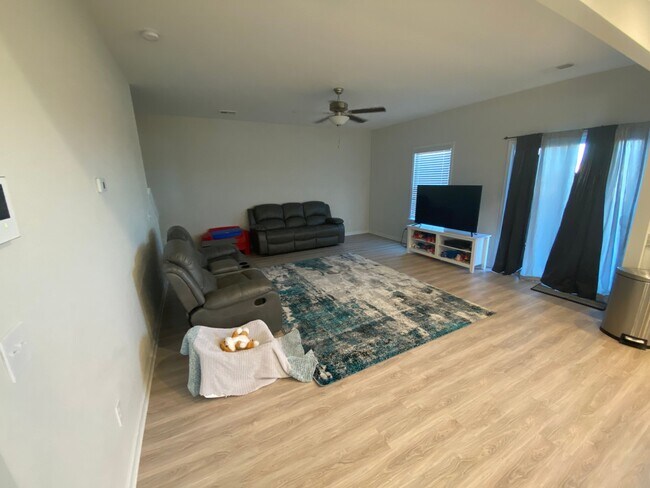 Foto del edificio - 1112 Sapphire Dr