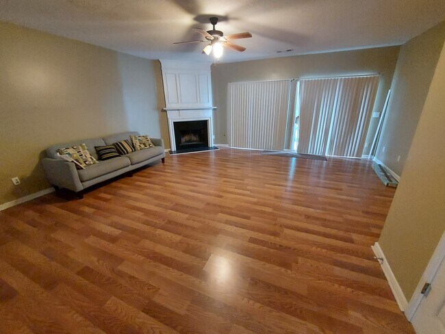 Spacious Living - 9165 Nesbit Ferry Rd
