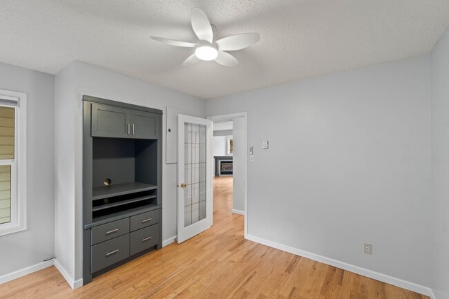 Building Photo - 1801 Paul Lake Rd