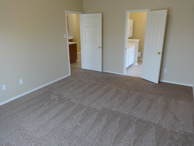 Foto del edificio - 2012 Cone Flower Dr