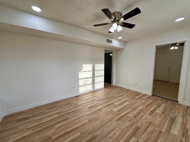 Foto del edificio - 3120 Chestnut Ave