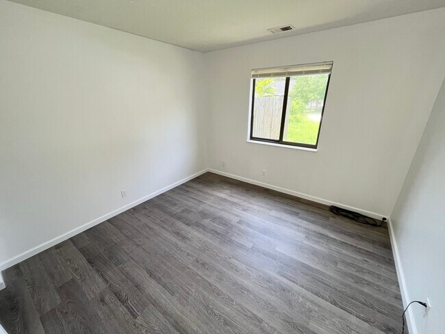 Dormitorio 2 - 1618 Sutton Ave