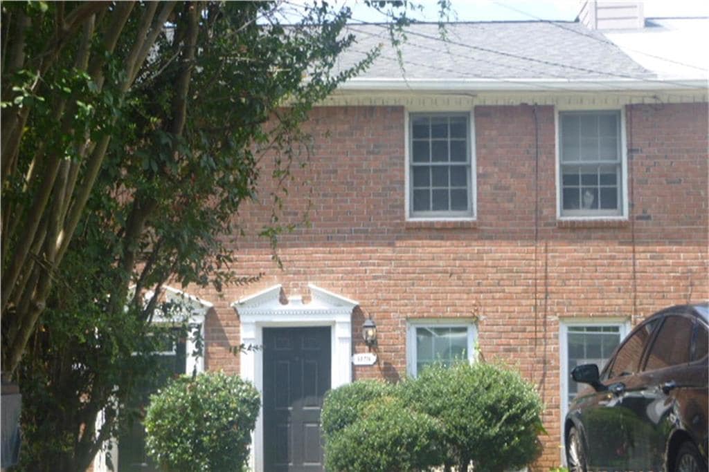 Primary Photo - 1028 Jeanette Ln