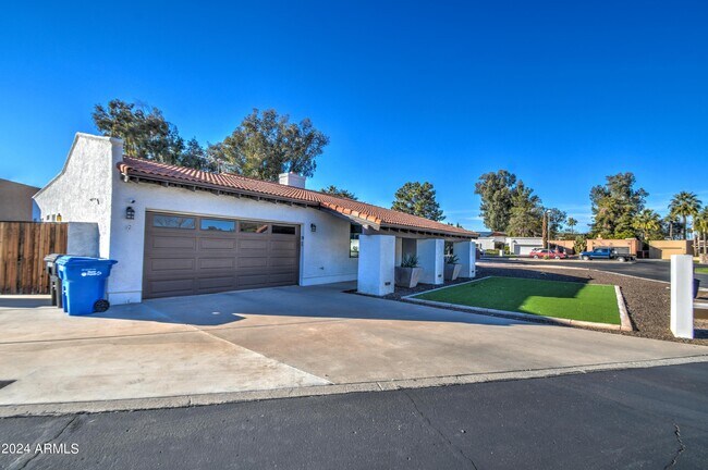 Foto del edificio - 15024 N 6th Ln
