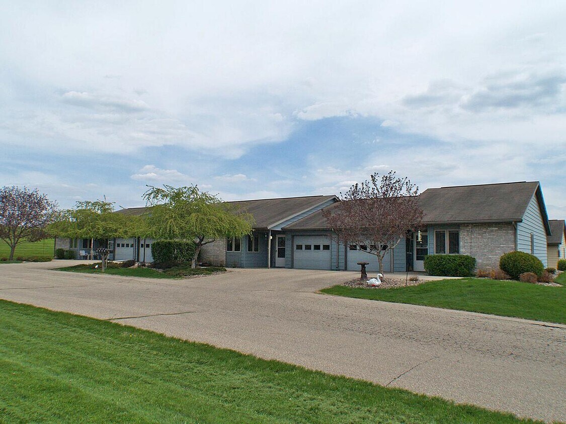 Building Photo - 217 Juniper Ln