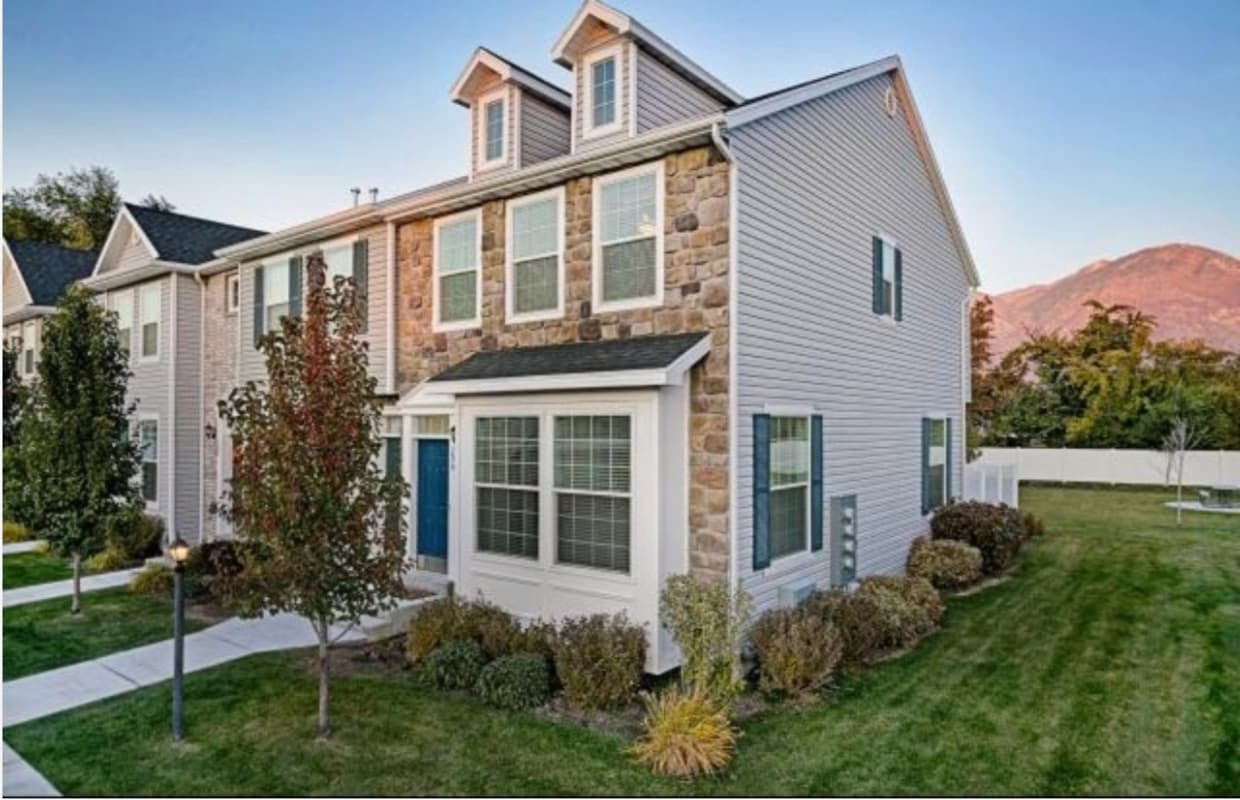 Primary Photo - Beautiful Townhome in Prime Provo Location