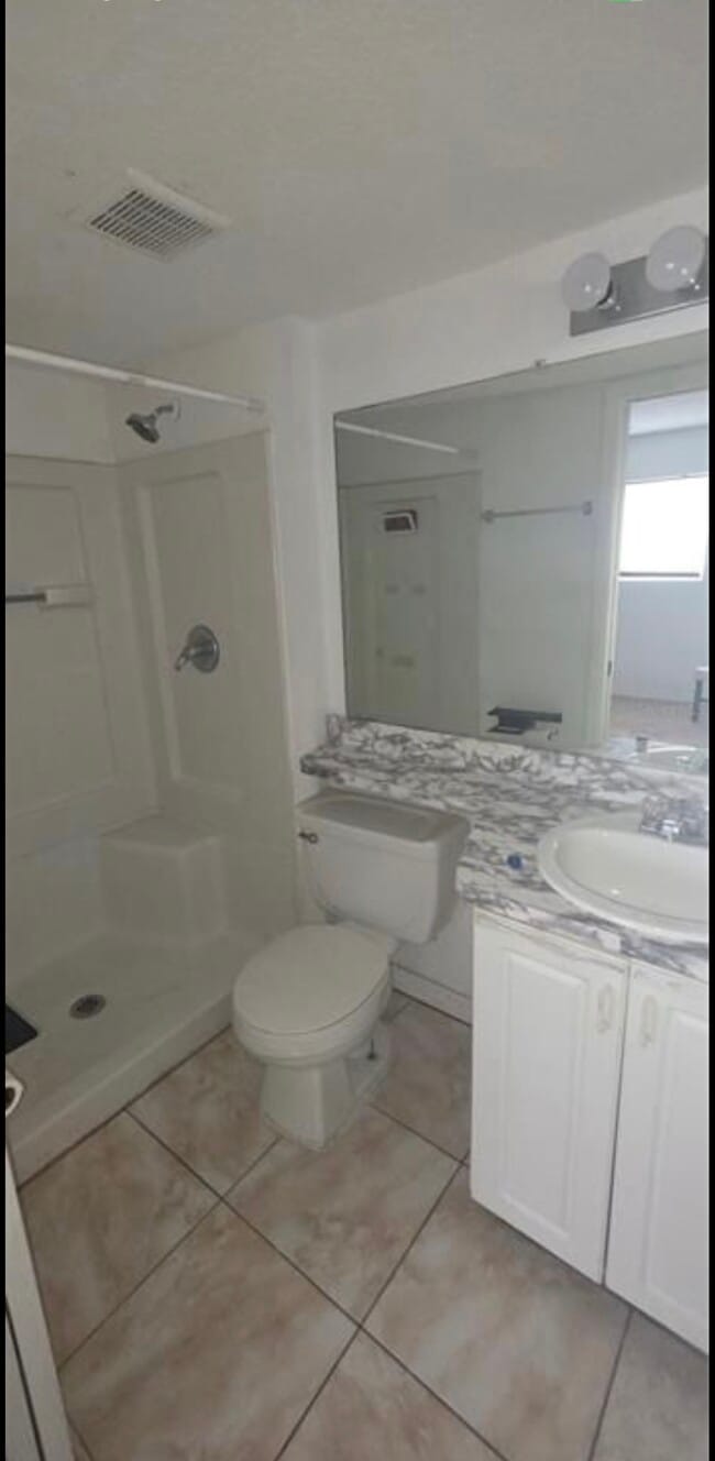 Foto del edificio - 746 Wyman Ct