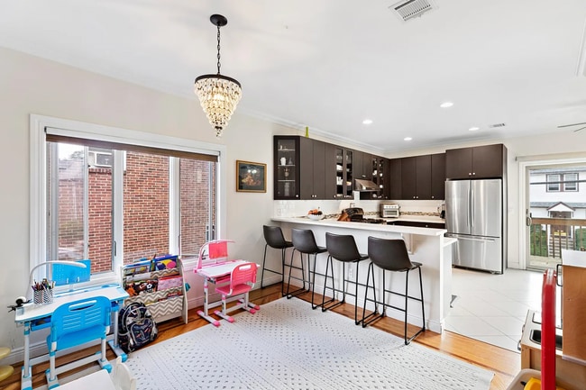 Building Photo - 603 Glen Ave