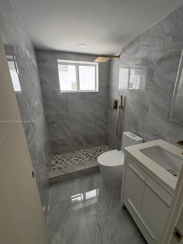 Foto del edificio - 6890 Abbott Ave