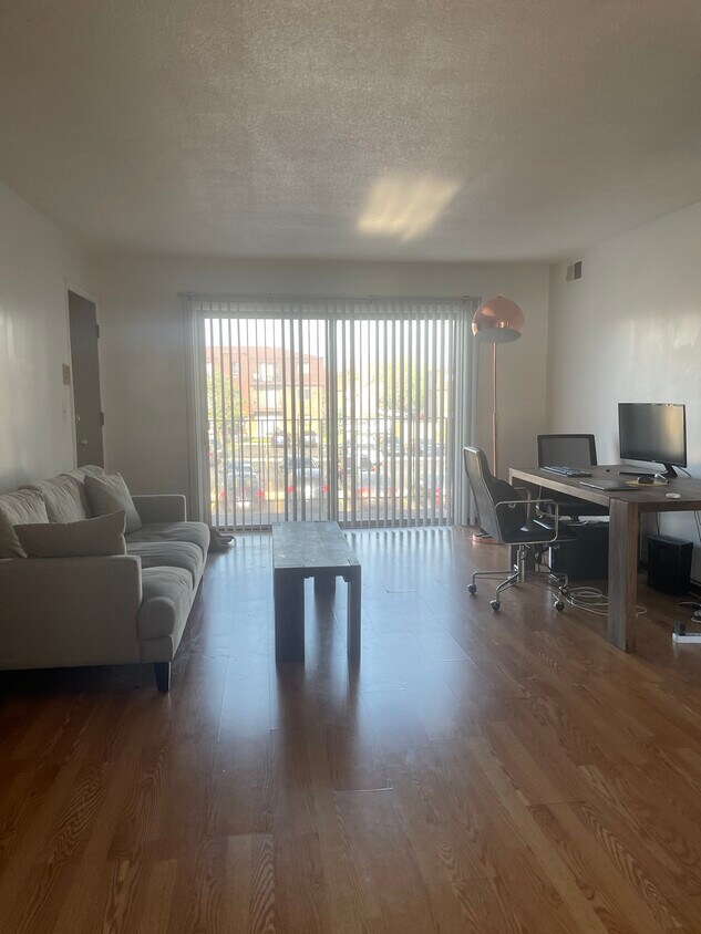 718 Cobblestone Cir Unit C, Glenview, IL 60025 Condo for Rent in