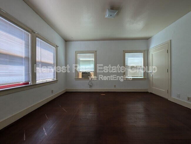 Foto del edificio - 460 S Sixth St