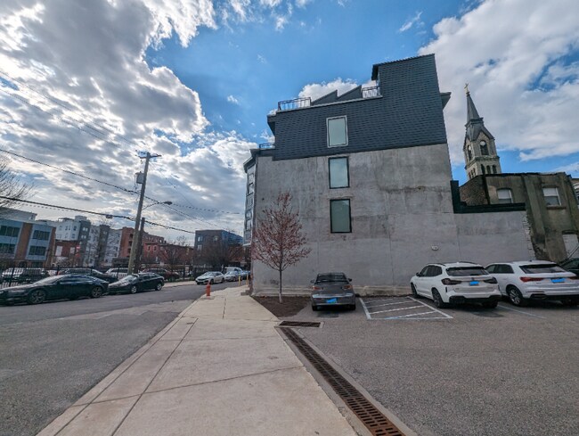 Building Photo - 1224 N Orkney St