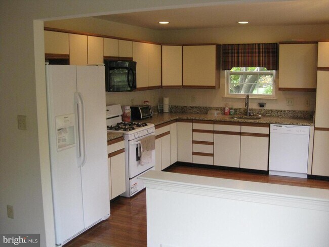 Building Photo - 149 Medinah Dr