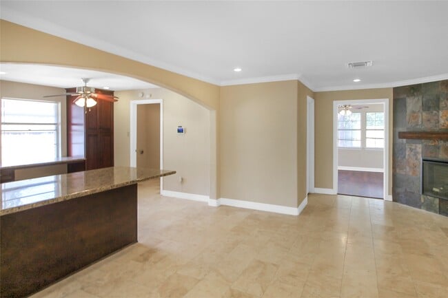 Building Photo - 5738 Willowbend Blvd