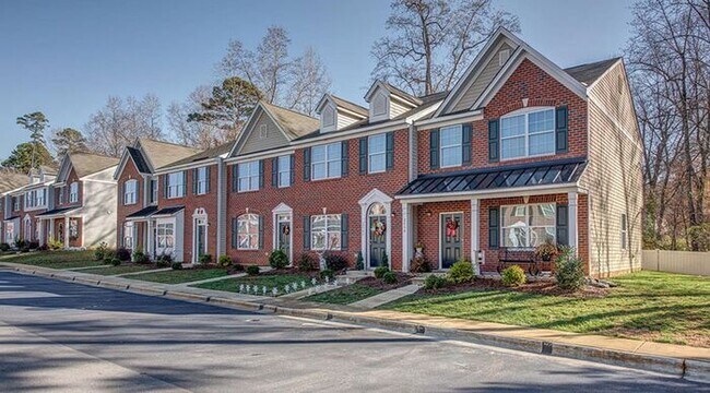 Building Photo - Unicorn: 3 Bedroom 2.5 Bathroom Townhome i...