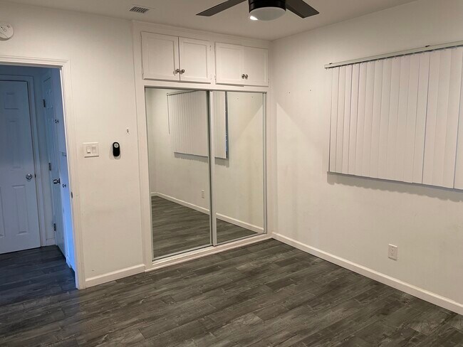 Foto del edificio - 1034 E Imperial Ave