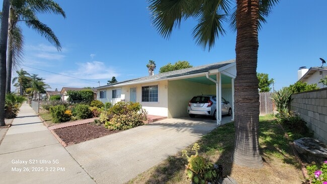 Building Photo - 418 W Redondo Dr