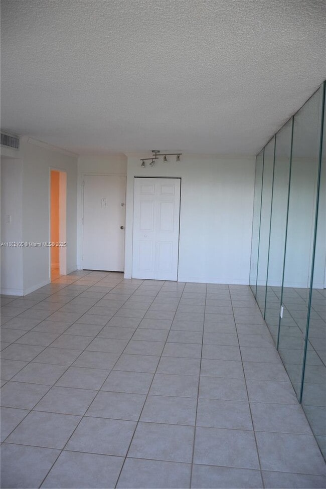Foto del edificio - 145 SE 25th Rd