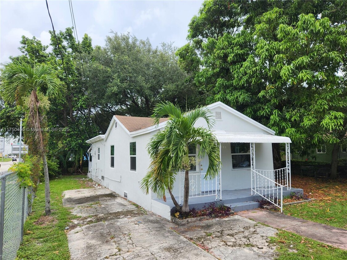 Foto principal - 599 NW 94th St