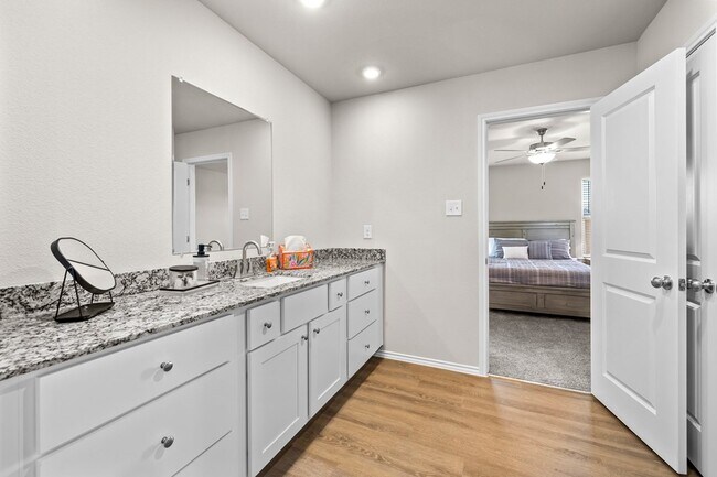 Foto del edificio - 8435 E County Rd 110