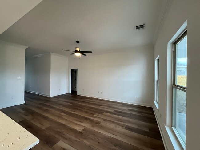 Foto del edificio - 109 Nandina Dr