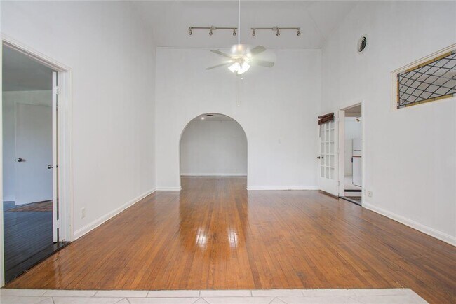 Building Photo - 5311 Palmetto St