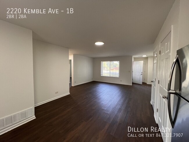 Building Photo - 2220 Kemble Ave