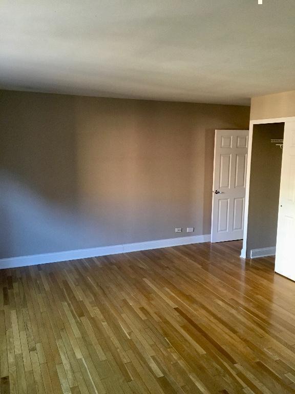 Building Photo - SUNDRENCHED BRAND NEW UNIT WITH PRIVATE OU...