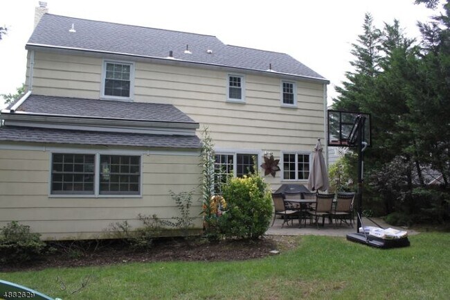 Foto del edificio - 3 Elmwood Pl