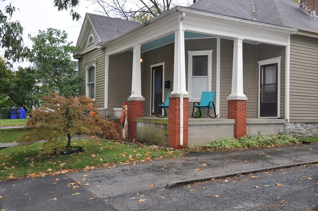 Building Photo - 324 S Broadway Park