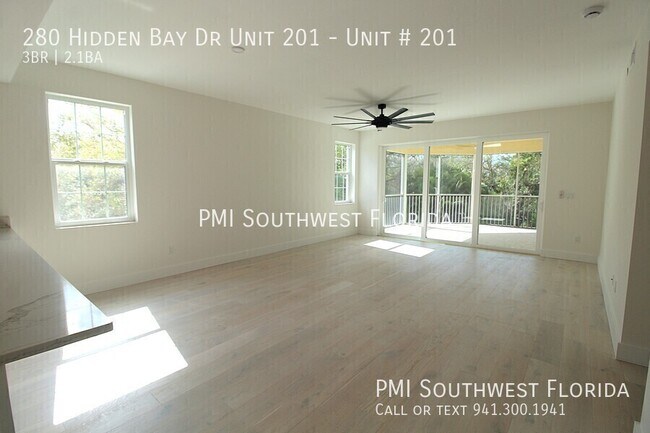 Foto del edificio - 280 Hidden Bay Dr