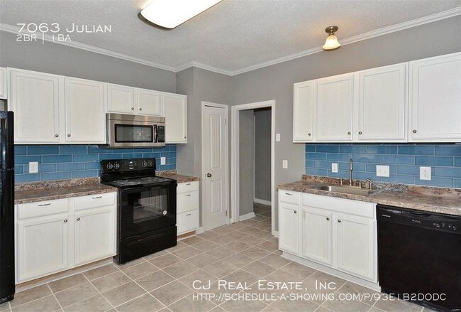 Building Photo - 7063 Julian Ave