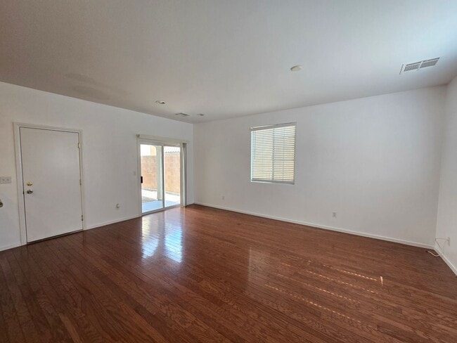 Foto del edificio - 3 Bedroom Updated Townhouse