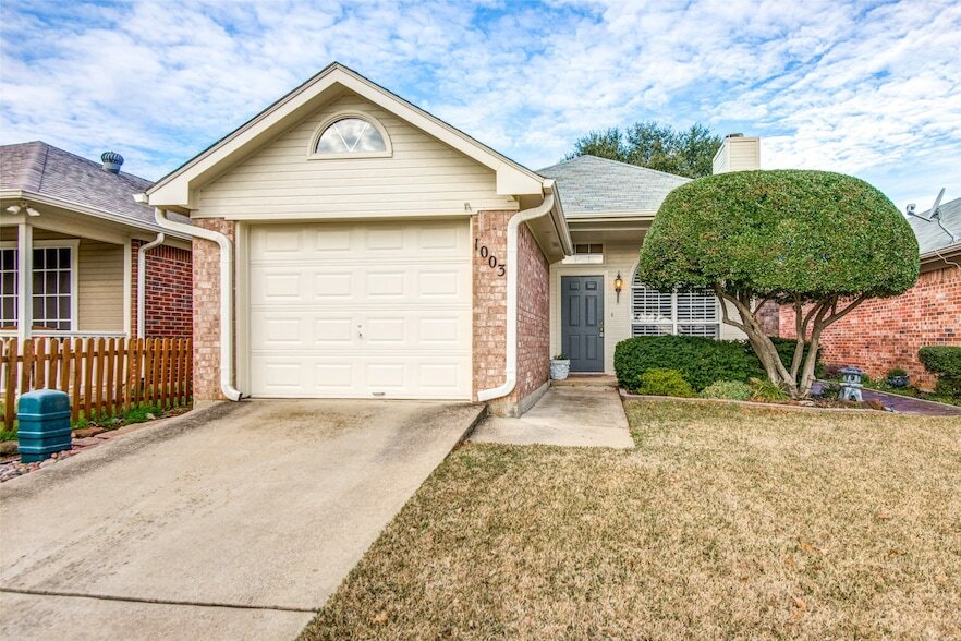 Photo - 1003 Mack Pl
