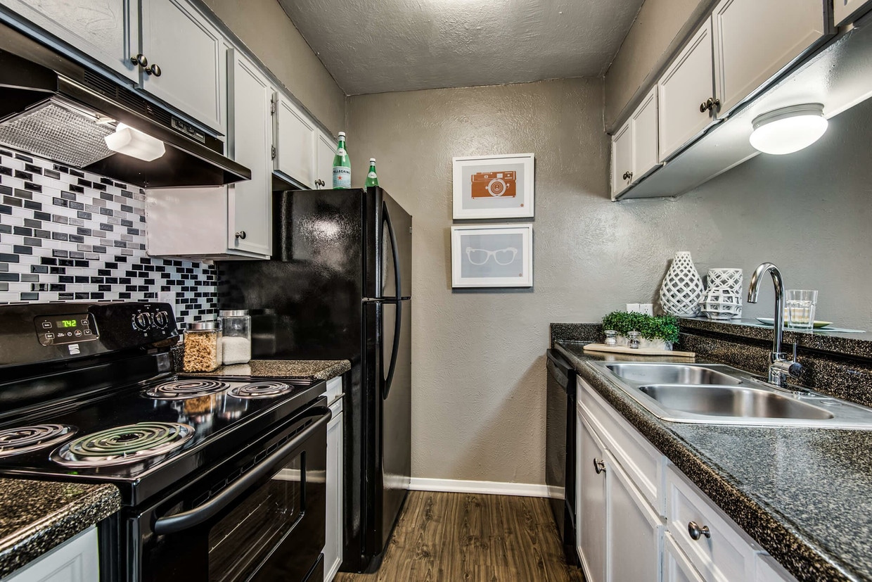 The Surround Apartments Irving, TX