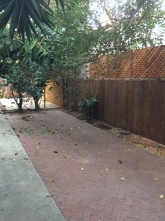 Foto del edificio - 2258 S Beverly Glen Blvd