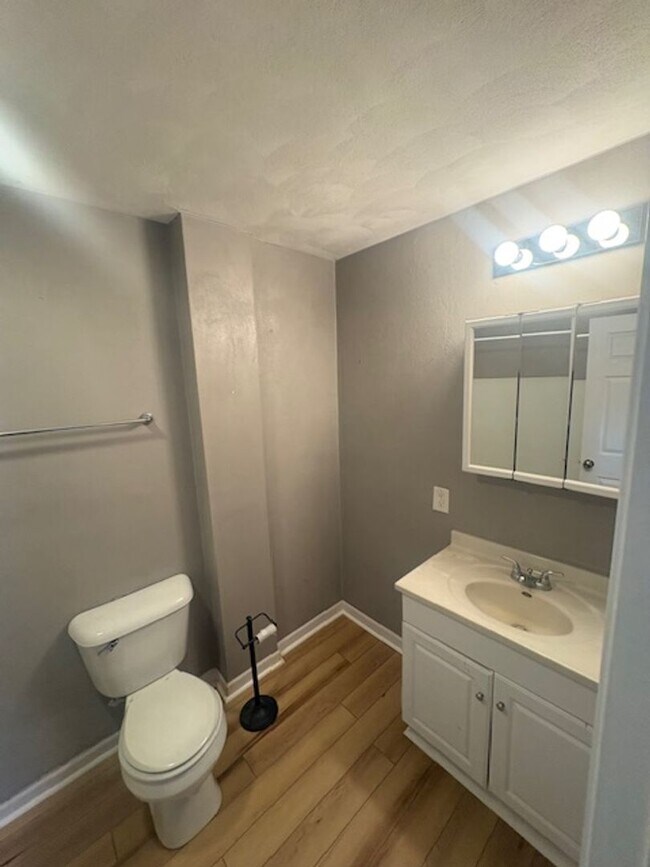 Foto del edificio - Single Family home with large yard