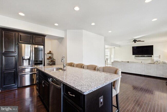 Building Photo - 7156 Lyndam Hill Cir
