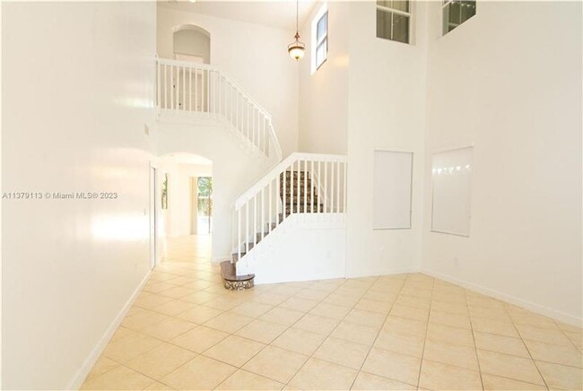 Building Photo - 16001 SW 43rd Terrace