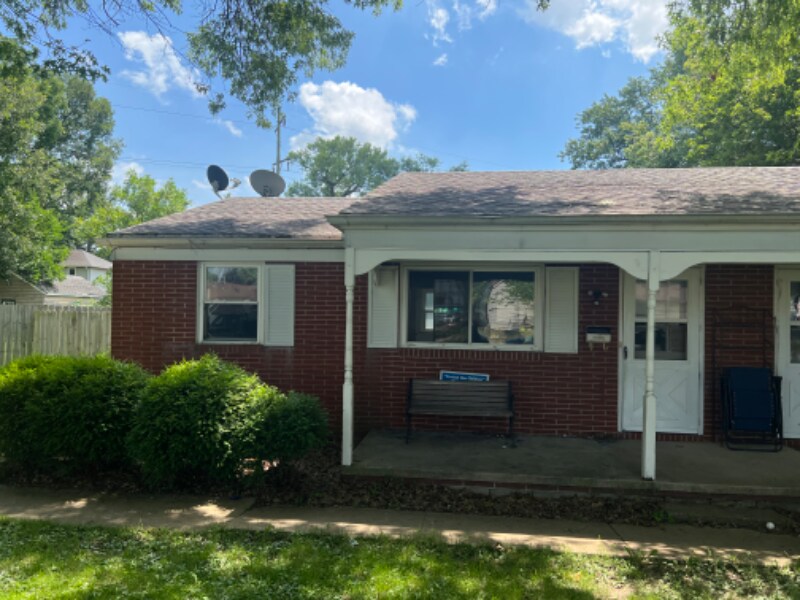 1016 E Adams St, Washington, IL 61571 Apartment for Rent in Washington, IL