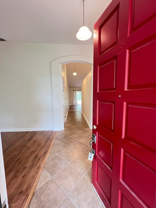 Building Photo - 345 Silver Pine Dr