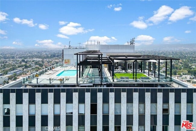 Foto del edificio - 3810 Wilshire Blvd