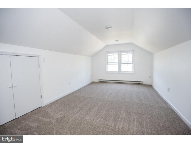 Building Photo - 577 S 3rd St