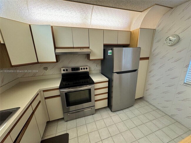 Foto del edificio - 3100 NW 42nd Ave