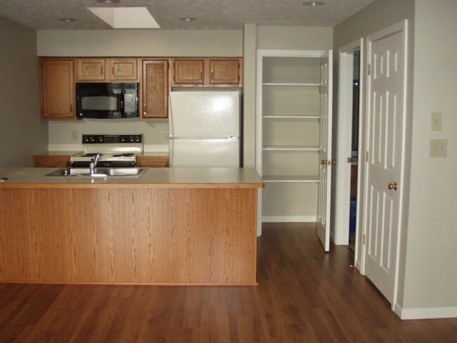 Kitchen - 1374 S College Mall Rd